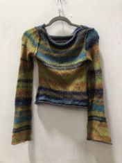 X20 WOMEN’S ASSORTED CLOTHING SIZE UP SMALL TO INCLUDE COLOURFUL JUMPER. (DELIVERY ONLY)