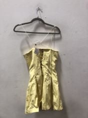 X20 WOMEN’S ASSORTED CLOTHING SIZE XS TO INCLUDE YELLOW SLEEVELESS DRESS. (DELIVERY ONLY)