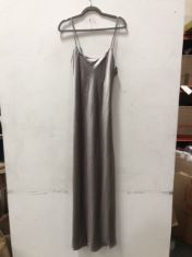 X20 WOMEN’S ASSORTED CLOTHING SIZE LARGE TO INCLUDE SILVER DRESS . (DELIVERY ONLY)