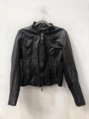 X20 WOMEN’S ASSORTED CLOTHING SIZE SMALL TO INCLUDE BLACK JACKET. (DELIVERY ONLY)