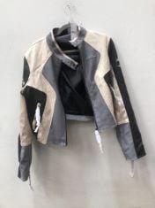 X20 WOMEN’S ASSORTED CLOTHING SIZE XL TO INCLUDE LEATHER JACKET. (DELIVERY ONLY)