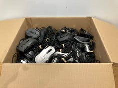 ROCCAT BOX OF ITEMS TO INCLUDE MOUSES PC ACCESSORIES IN BLACK. (UNIT ONLY) [JPTC67712]