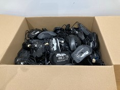 ROCCAT BOX OF ITEMS TO INCLUDE MOUSES PC ACCESSORIES IN BLACK. (UNIT ONLY) [JPTC67713]