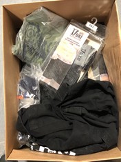 BOX OF ASSORTED MENS CLOTHING TO INCLUDE DIDDLY SQUAT T-SHIRT KHAKI GREEN SIZE XL (DELIVERY ONLY)