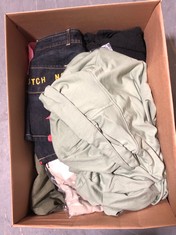 BOX OF ASSORTED WOMENS CLOTHING TO INCLUDE NUTMEG ZIPPED HOODIE SAGE SIZE 22 (DELIVERY ONLY)