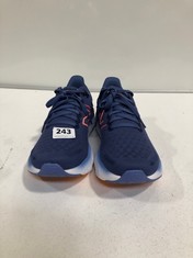 NEW BALANCE FRESH FOAM TRAINERS BLUE SIZE 7 (DELIVERY ONLY)