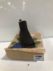 RELIEF CHELSEA BOOTS BROWN SIZE 6 (DELIVERY ONLY)