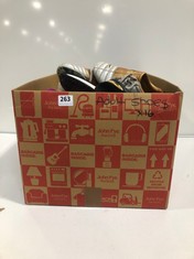 BOX OF ASSORTED ADULT FOOTWEAR TO INCLUDE HEAVENLY FEET SLIP-ON SHOES BLACK SIZE 41 (DELIVERY ONLY)