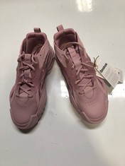 REEBOK CLUB C CARDI V2 TRAINERS MAUVE SIZE 4 (DELIVERY ONLY)