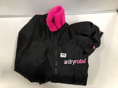 DRYROBE CHANGING ROBE BLACK/PINK SIZE SM RRP- £165 (DELIVERY ONLY)