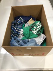 BOX OF ASSORTED KIDS CLOTHING TO INCLUDE DENIM SHORTS BLUE SIZE 4-5YRS (DELIVERY ONLY)
