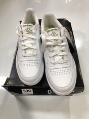2 X ASSORTED TRAINERS TO INCLUDE REEBOK CLUB C WHITE SIZE 7 (DELIVERY ONLY)