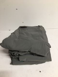 4 X CLOTHING ITEMS TO INCLUDE GERRY VENTURE FLEECE LINED PANT GREY SIZE: 38X34