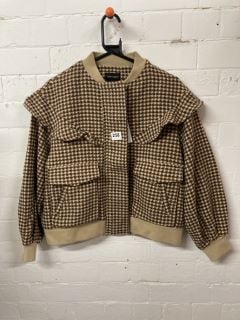 WOMEN'S DESIGNER CROPPED JACKET IN BROWN - SIZE M - RRP $148