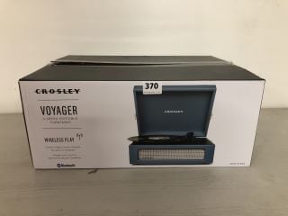CROSLEY VOYAGER 3-SPEED PORTABLE TURNTABLE WITH WIRELESS PLAY - MODEL CR8017B-WB4 - RRP £100