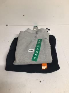 2 X ASSORTED CLOTHING ITEMS TO INCLUDE CHAMPION ELITE HALF ZIP OXFORD GREY SIZE: XL