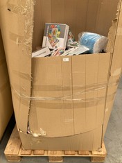 PALLET OF QUANTITY ITEMS INCLUDING MOBILE PHONE AND TABLET CASES.