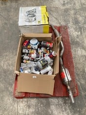 LOT WITH QUANTITY OF ITEMS INCLUDING CAR PARTS.
