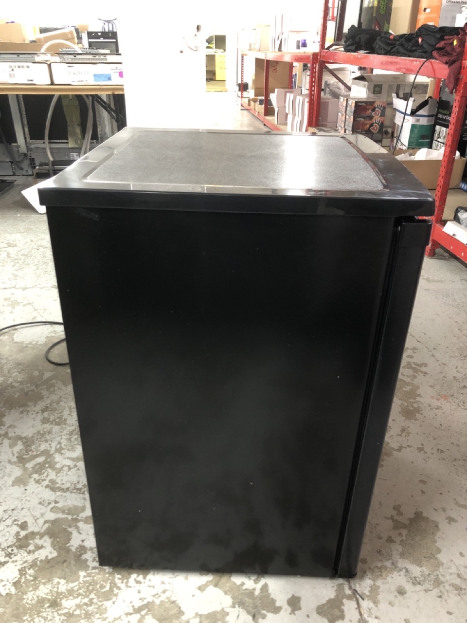 John Pye Auctions RUSSELL HOBBS 60L FREESTANDING FRIDGE (BLACK) MODEL