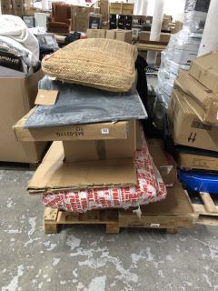 PALLET OF ASSORTED ITEMS INC. DINING CHAIR PU LEATHER SET