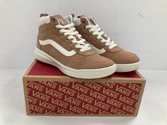 VANS EARTH COLOURED TRAINERS SIZE 39 - LOCATION 28A.