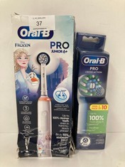 2 X ELECTRIC TOOTHBRUSH INCLUDING 10 ORAL-B PRO REFILLS - LOCATION 33A.