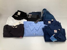 10 X LEVI'S GARMENTS VARIOUS SIZES AND MODELS INCLUDING SKY BLUE SHIRT WOMEN'S SIZE XXS - LOCATION 45A.