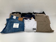 10 X JACK&JONES GARMENTS VARIOUS SIZES AND MODELS INCLUDING MEN'S WHITE T-SHIRT SIZE M - LOCATION 49A.