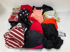 QUANTITY OF WOMEN'S BIKINIS AND SWIMMING COSTUMES VARIOUS SIZES AND MODELS INCLUDING LIGHT ORANGE SWIMMING COSTUME SIZE XXL - LOCATION 49A.