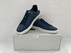 LEVIS SNEAKERS SIZE 41 NAVY BLUE - LOCATION 50A.