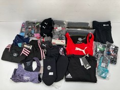 19 X SPORTSWEAR DIFFERENT BRANDS, SIZES AND MODELS INCLUDING PUMA SOCKS SIZE 39/42 - LOCATION 46A.