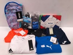 10 X SPORTSWEAR VARIOUS BRANDS AND SIZES INCLUDING 1.5 LITRE CAMELBAK RUCKSACK - LOCATION 23C.