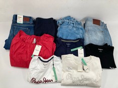 9 X PEOE JEANS BRAND CLOTHES VARIOUS MODELS AND SIZES INCLUDING BLACK T-SHIRT SIZE XXL - LOCATION 38A.