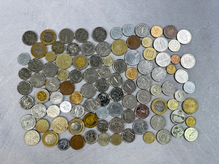 Selection Of Currency, Including Coin from Chinese Yuan/Yi Jiao, Honk Kong Dollar, Turkey Cirakuru, Japanese Yen, Philippines Piso/Sentimos, UAE Durham, Singapore Cents, Israel Lira, Sri Lanka, India