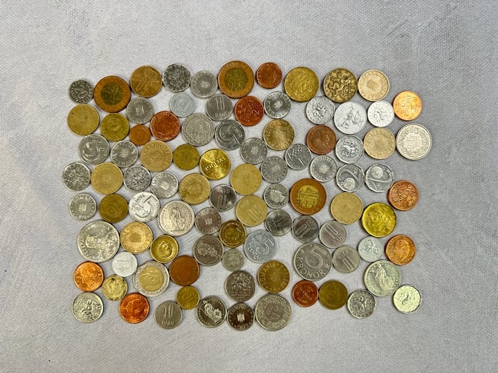 Selection Of Currency, Including Coin(s) From Romania, Bulgaria, Estonia, Lithuania, Germany, Poland, Latvia, Sweden, Albania, Switzerland, Denmark, Cyprus, Czech Republic (VAT ONLY PAYABLE ON BUYERS