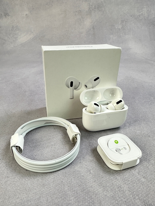 APPLE AIRPODS PRO, WHITE: MODEL NO A2083 A2084 A2190   [JPTN39709] (MPSD45945483)(VAT ONLY PAYABLE ON BUYERS PREMIUM)