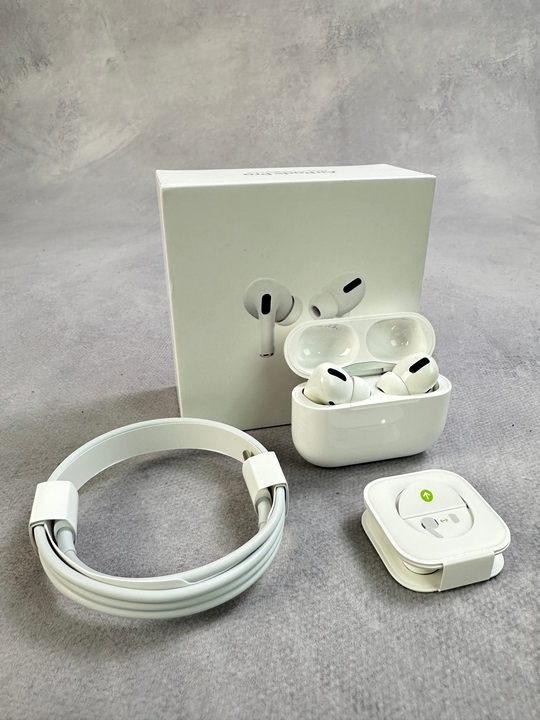 APPLE AIRPODS PRO, WHITE: MODEL NO A2083 A2084 A2190  [JPTN39710] (MPSD45945483)(VAT ONLY PAYABLE ON BUYERS PREMIUM)