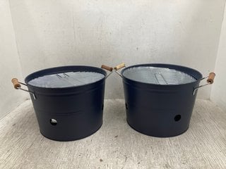 2 X GARDEN TRADING ROUND BUCKET BBQ IN CARBON - STEEL: LOCATION - E9