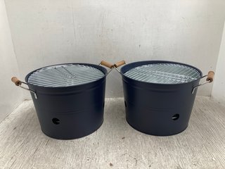 2 X GARDEN TRADING ROUND BUCKET BBQ'S IN CARBON STEEL: LOCATION - E8