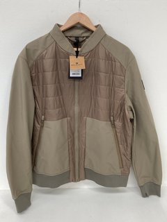 BELSTAFF REVOLVE FOSSIL THIN PADDED JACKET IN BROWN UK SIZE MEDIUM RRP £244: LOCATION - FRONT BOOTH
