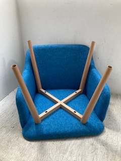 SINGLE BLUE CHAIR WITH WOODEN LEGS: LOCATION - J10