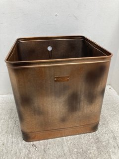 IVYLINE OUTDOOR HAMPTON SQUARE COPPER METAL PLANTER - H:45CM W:44CM: LOCATION - H4