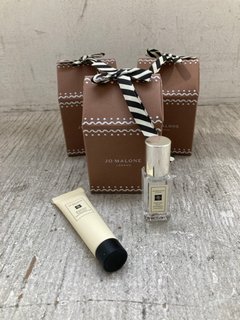 3 X JO MALONE GINGERHOUSE GIFT BOXES TO INDCLUDE JO MALONE WOOD SAGE AND SEASALT HANDCREAM: LOCATION - J4