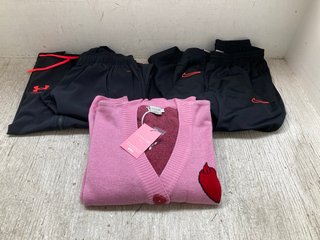 QTY OF CLOTHING ITEMS TO INCLUDE UNDER ARMOUR PRO TRACKSUIT IN BLACK AND RED SIZE MEDIUM: LOCATION - J5