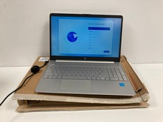 HP LAPTOP 256 GB (ORIGINAL RRP - 549,00€) IN SILVER: MODEL NO 15S-FQ2037NS (WITH BOX AND CHARGER, ONLY WORKS WHEN PLUGGED IN). I3-1115G4, 8 GB RAM, , INTLE UHD GRAPHICS [JPTZ5942].