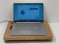 LAPTOP HP 15S-EQ1040NS 128GB SSD (ORIGINAL PRICE - 224,24 €) IN SILVER/BLACK. (WITH BOX AND CHARGER, QWERTY KEYBOARD. ONLY WORKS WITH CHARGER). AMS 3020E @ 1.20GHZ, 4GB RAM, 15.6" SCREEN, AMD RADEON