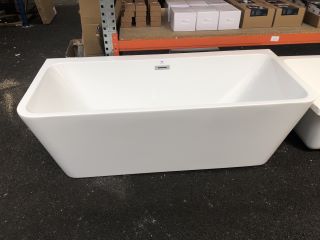 1700 X 730MM MODERN TWIN SKINNED DOUBLE ENDED FREESTANDING BATH (SLIGHT REPAIRABLE MARKS TO OUTER SKIN) - RRP £1525: LOCATION - B2
