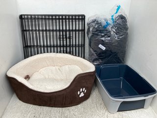 QTY OF ASSORTED PET ITEMS TO INCLUDE PETFACE FLEECE LINED PET BED IN BROWN/CREAM: LOCATION - WA5