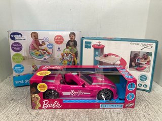 3 X ASSORTED CHILDRENS TOYS TO INCLUDE BARBIE REMOTE CONTROL DREAM CAR: LOCATION - WA7