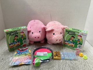 QTY OF ASSORTED CHILDRENS ITEMS TO INCLUDE SOFT PLUSH PIGGY BANK IN PINK: LOCATION - A16